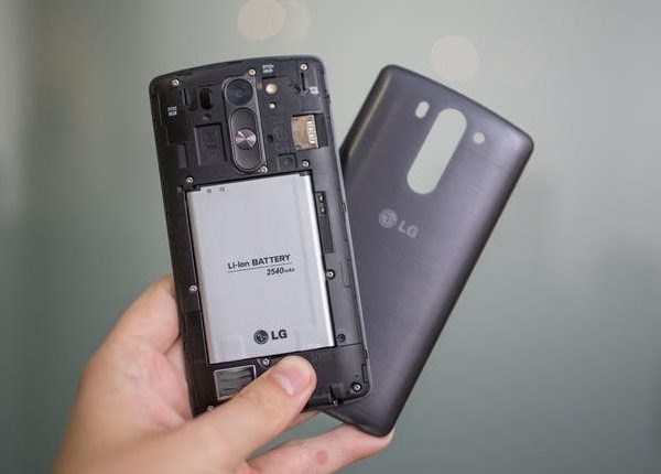 Smartphone with removable battery